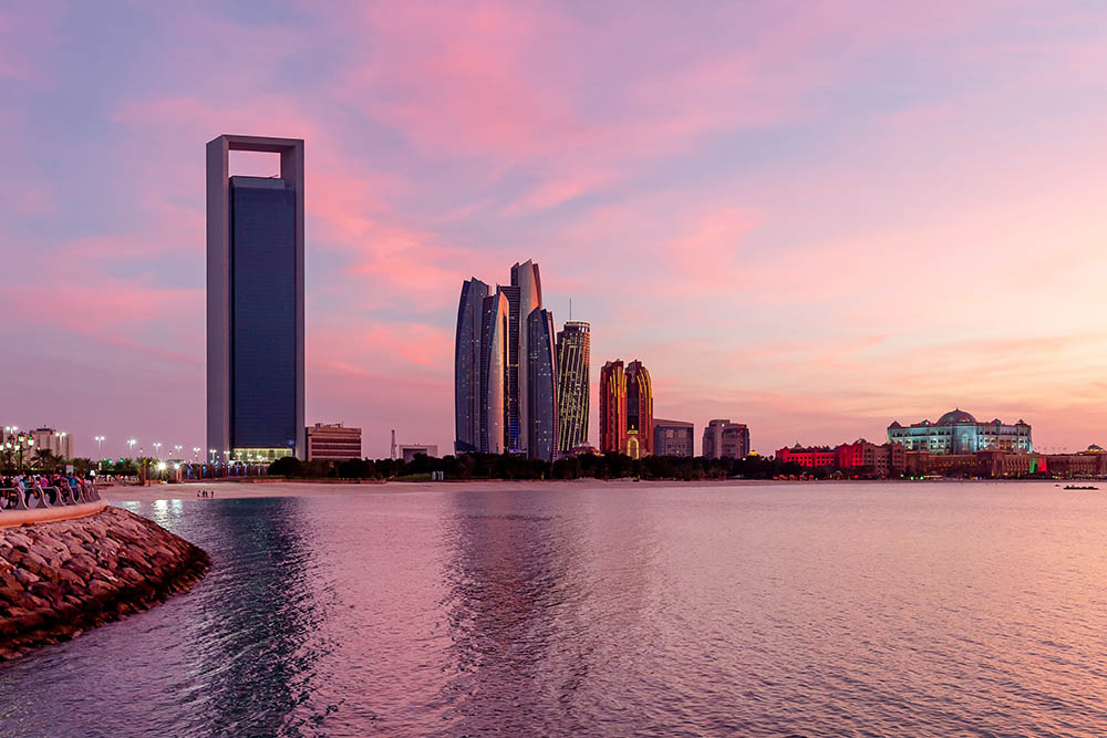 الإمارات العربية المتحدة – دبي مع أبوظبي